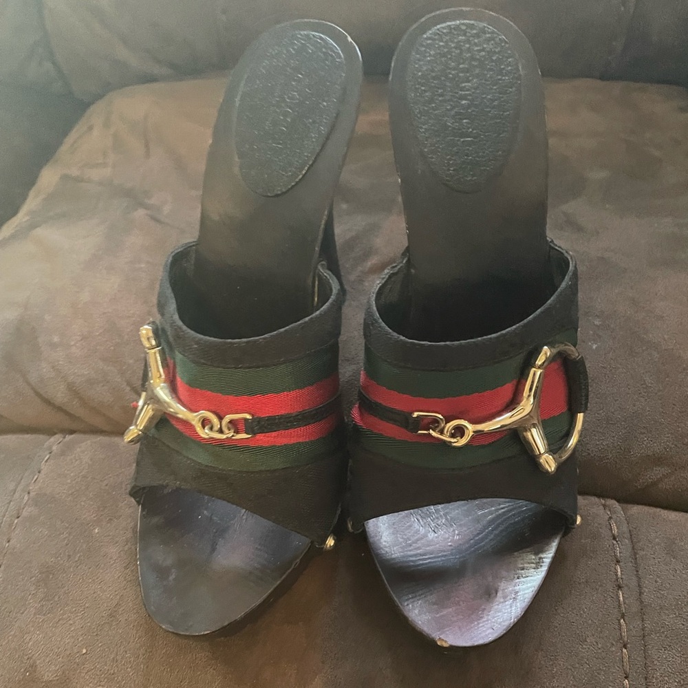 Beautiful gucci heels . In very good condition.